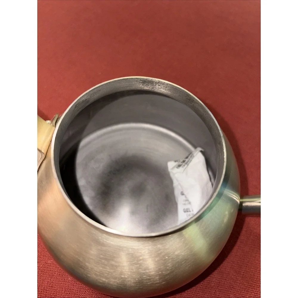 ROSE & FITZGERALD BRUSHED GOLD KETTLE Slender Spout Minimalist Handle 1 Liter